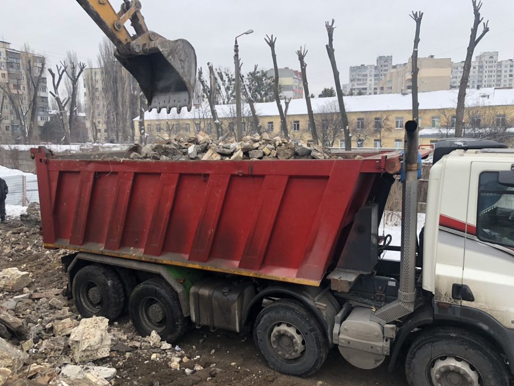 Вывоз мусора Камазом в Гусе-Хрустальном в октябре